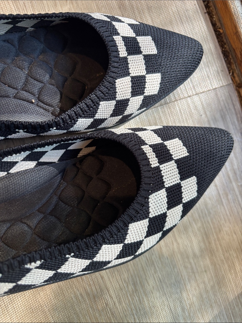 VIVAIA Black & White Checkered Pointed Knit Flats - Picture 2 of 2